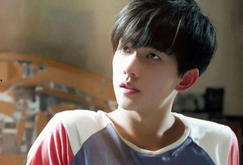 狗仔现场爆料杨洋视频在线观看,杨洋现场视频曝光，精彩瞬间不容错过！